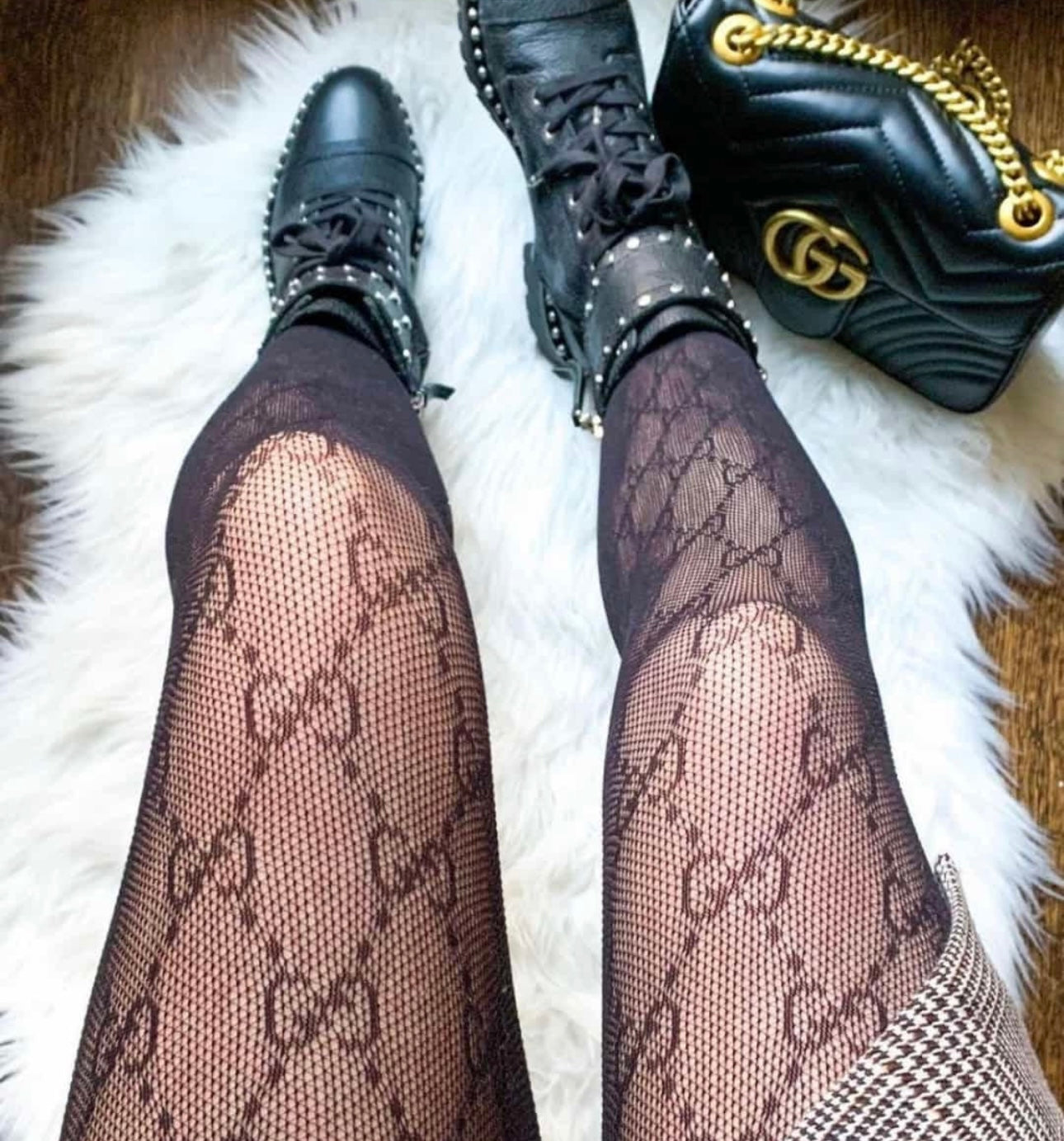 LOGO DETAIL FISHNET TIGHTS IN BLACK